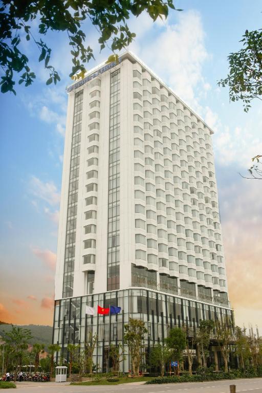 Central Luxury Hạ Long Hotel – Ha Long Bay