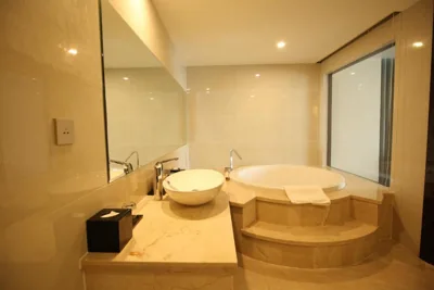 King Suite avec baignoire spa — Central Luxury Hạ Long Hotel